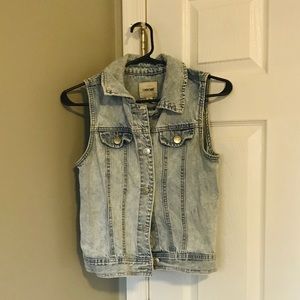 Jean Vest
